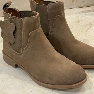 NWOT BOC by Born Tan Suede Chelsea Bootie